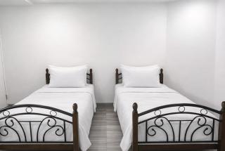Big 3 Bedroom Condo in Makati CBD with Parking - 4