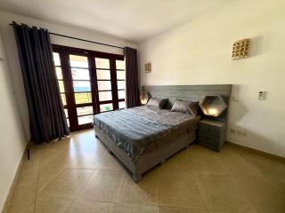 NEW, villa with a view, new design- pics in a few days - 2