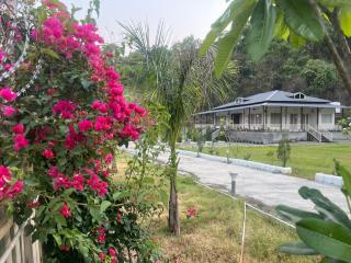 Westeria Riverside Cottage - 1
