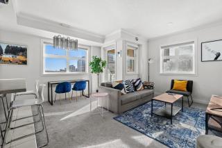 Waterfront 2 Bedroom And 2 Bath Downtown Urban Escape - 9