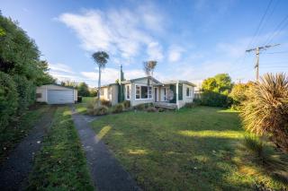 The Green House - Te Anau Holiday Home - 0