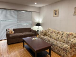 South Vancouver Guest House- Airport 9 Min, BC Place 20 Min- Free Parking & Transit Access - 2