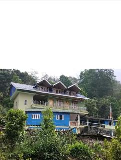 Denzongpa Homestay - 0