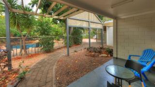 Loyang Apartment 1 - 4