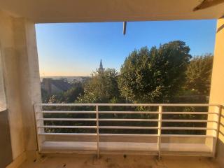 Appartement F3 avec belles vues sur la ville et la campagne - 6