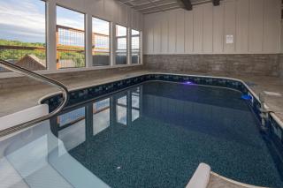 Poolside Views in Dreamland - 6