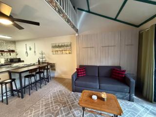 Cozy Shaver Lake Studio with Pool and Hot Tub In Bretz Mill Condominiums - 7