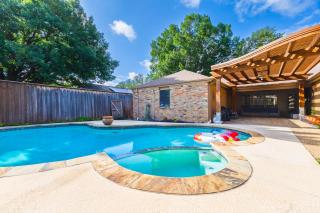 Ultimate destination getaway in Richardson - 0