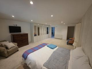The Bungalow at Grove House - 9