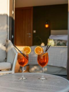 Ark Luxury Suite, Hot tub & Sea Views, by ZanteWize - 6