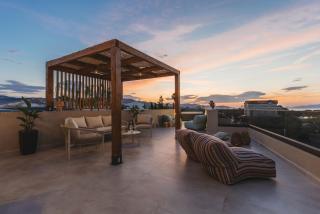 Ark Luxury Suite, Hot tub & Sea Views, by ZanteWize - 0