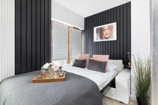 Black and Grey Studio for 2 People in Lublin Center by Noclegi Renters - 2
