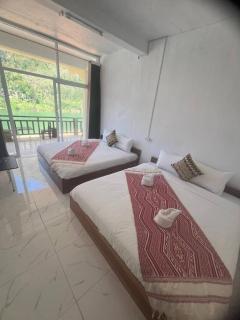Views Backpackers Hostel - 1
