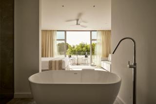 Ennea Villa, Pool, Whirlpool, Cinema Walk to Beach, By ThinkVilla - 2