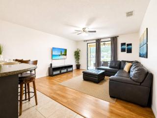 Cozy Villa w Private Pool Game room 1056 - 3