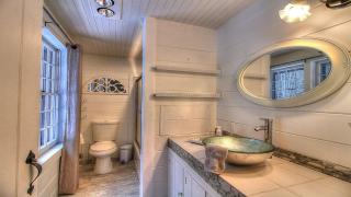 Historic 8BR Retreat with Hot Tub Near Stratton & Bromley, Londonderry, Vermont - 4