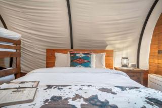 Luxury Glamping Caravan Stay Near Lake Taneycomo in Branson, Missouri - 6