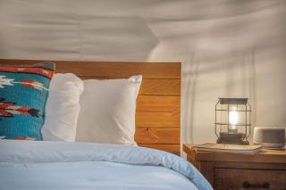 Luxury Glamping Caravan Stay Near Lake Taneycomo in Branson, Missouri - 3