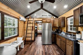 Family-Friendly Tiny Home with Ranch Animals Near Historic Downtown Hico in Hico, Texas - 8