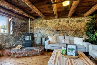 Rustic Barn Retreat with Hot Tub, Sauna & Alpacas Near Saugatuck in Allegan, Michigan - 9