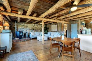 Rustic Barn Retreat with Hot Tub, Sauna & Alpacas Near Saugatuck in Allegan, Michigan - 5