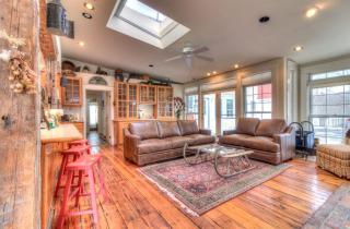 Historic Family Retreat with Hot Tub & Game Room Near Okemo, Vermont - 9