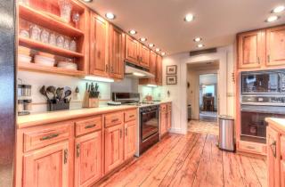 Historic Family Retreat with Hot Tub & Game Room Near Okemo, Vermont - 6