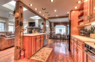 Historic Family Retreat with Hot Tub & Game Room Near Okemo, Vermont - 4