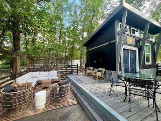 Lake Tenkiller Retreat with Hot Tub, Fire Pit & Dog Park in Oklahoma - 5