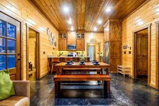 Luxury Pine Ridge Lodge with Hot Tub, Sauna & Game Room in Broken Bow, OK - 7