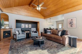 Riverfront Luxury Cabin Retreat with Breathtaking Views on the Banks of the Arkansas White River - 8