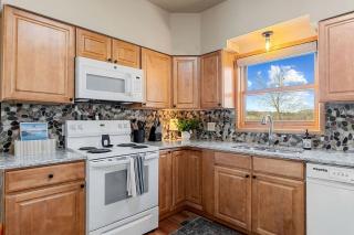 Riverfront Luxury Cabin Retreat with Breathtaking Views on the Banks of the Arkansas White River - 7