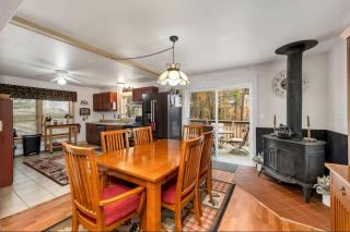 Charming Family Cottage Near Lake Winnipesaukee in Meredith, New Hampshire - 1