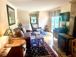 Lakeside Cottage Escape Near Lake Winnipesaukee, New Hampshire - 9