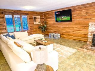 Majestic Mountain Lodge with Treehouse Sauna Near Mt. Baker in Maple Falls, Washington - 6