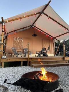 Double Deluxe Safari Tent with Fire Pit and Hammocks in Basinger, Florida - 4
