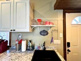 Charming Tiny Home with Farm Animal Encounters Near Historic Downtown Hico in Hico, Texas - 2