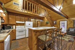 2BR Riverfront A-Frame Cabin Near Broken Bow, Oklahoma on Mountain Fork River - 9