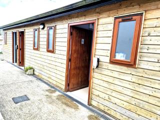 Peaceful Glamping Pod with Biodiversity Habitat Near Shannon Estuary in Erribul, County Clare - 3
