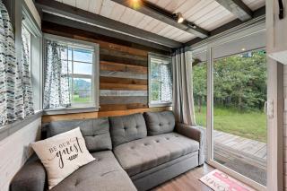 Rustic Tiny Home with Petting Zoo Near Fossil Rim Wildlife Center in Hico, Texas - 8