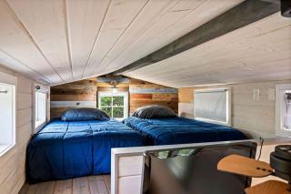 Rustic Tiny Home with Petting Zoo Near Fossil Rim Wildlife Center in Hico, Texas - 6