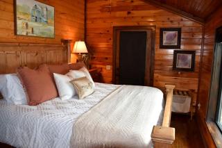 4BR Riverfront Cabin on Mountain Fork River Near Broken Bow, Oklahoma - 7
