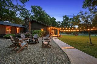 4BR Riverfront Cabin on Mountain Fork River Near Broken Bow, Oklahoma - 0