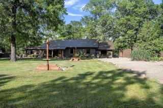 4BR Riverfront Cabin on Mountain Fork River Near Broken Bow, Oklahoma - 1
