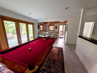 Coastal Beach House with Fireplace & Pool Table in Franklin, Maine - 7
