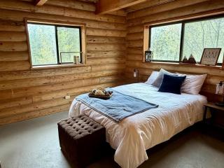 Historic Cabin with Lake Views, Fishing Dock & Loft in Swan Valley, Idaho - 7