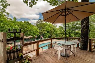 Camper Cabin Escape with Fire Pit and Covered Porch in Branson, Missouri - 3