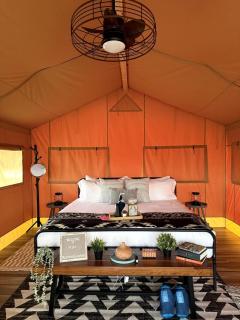 Relaxing Safari Tent with Fire Pit Near Anna name Island in Bradenton, Florida - 7