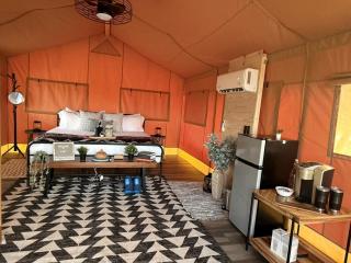 Relaxing Safari Tent with Fire Pit Near Anna name Island in Bradenton, Florida - 5