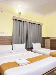 HOTEL Nh MAJESTIC - 0